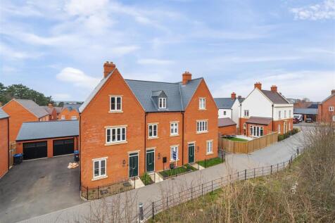 114 Redcar Road, Towcester