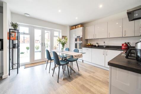 114 Redcar Road, Towcester
