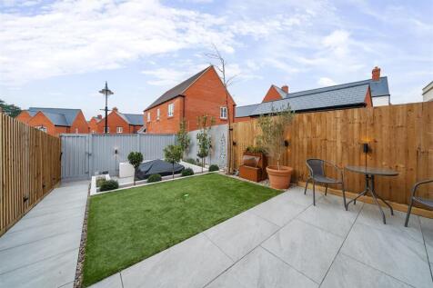 114 Redcar Road, Towcester