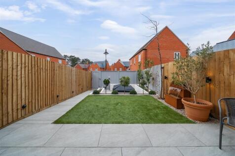 114 Redcar Road, Towcester