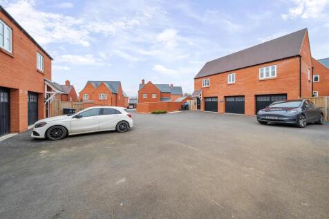 114 Redcar Road, Towcester