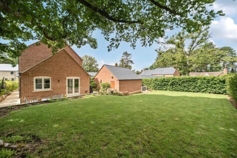 16 Earls Farm Way, Towcester (11).JPG