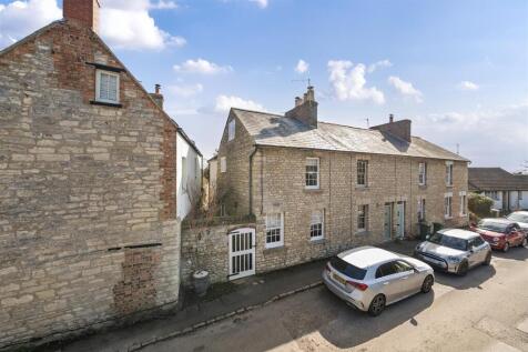 12 Park Road, Sherington