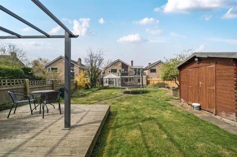 39 Hillside Avenue, Silverstone