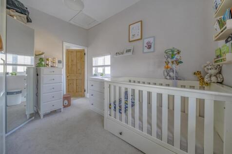 18 The Crescent, Pattishall (12).jpg