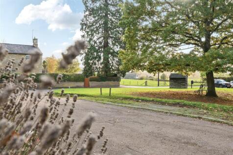 4 The Green, Lois Weeden NEW (14).jpg