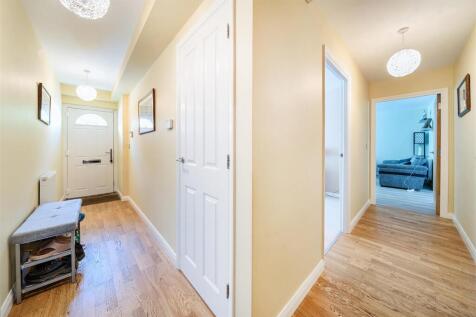 Flat 4, 10 High Street, Gayton