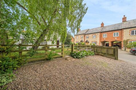 The White Cottage, 21 Wappenham Road, Abthorpe