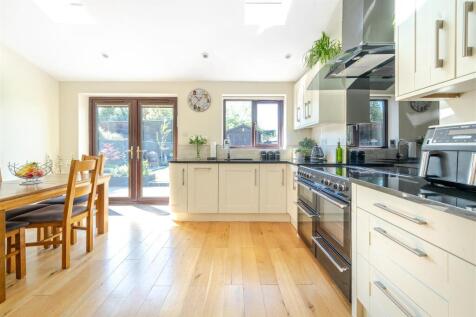 Duncton House, Bugbrooke Road, Gayton