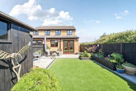 Duncton House, Bugbrooke Road, Gayton