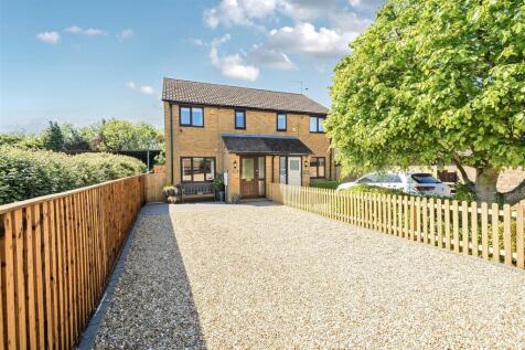 Duncton House, Bugbrooke Road, Gayton