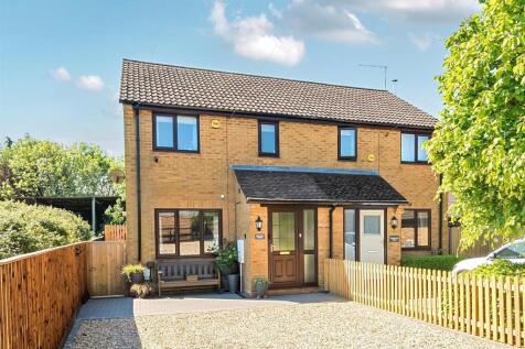 Duncton House, Bugbrooke Road, Gayton