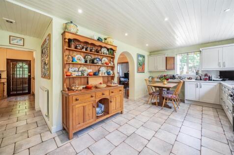 1 Showsley Road, Showsley