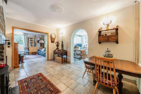 1 Showsley Road, Showsley