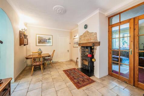 1 Showsley Road, Showsley