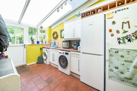 1 Showsley Road, Showsley