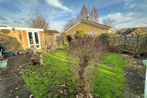 4 Home Close, Greens Norton (21).jpg