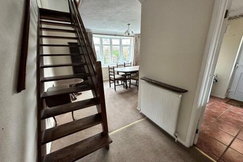 4 Home Close, Greens Norton (4).jpg