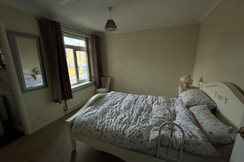 4 Home Close, Greens Norton (12).jpg