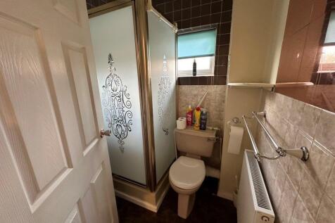 4 Home Close, Greens Norton (16).jpg