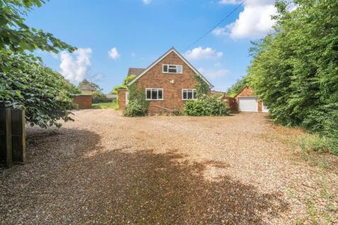 The Paddocks, Baker Street, Gayton (22).jpg