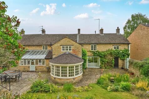 Bricklayers Cottage, 11 Careys Road, Pury End (3) 