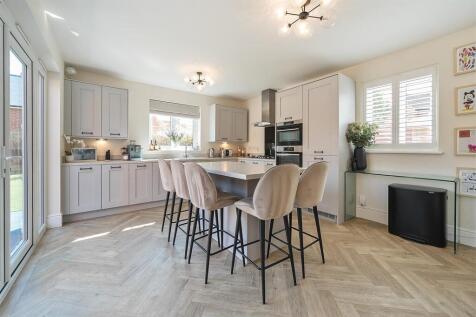 2 Tollgate Close, Towcester (23).jpg