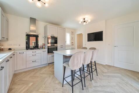 2 Tollgate Close, Towcester (24).jpg