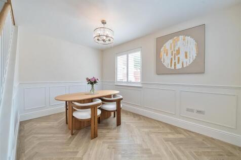 2 Tollgate Close, Towcester (14).jpg