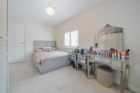 2 Tollgate Close, Towcester (36).jpg