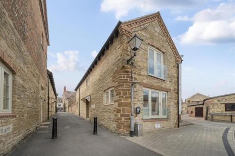 The Old School House, 1 Caste Lane, Towcester.jpg