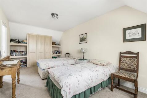 12 Senna Drive, Towcester (38).JPG
