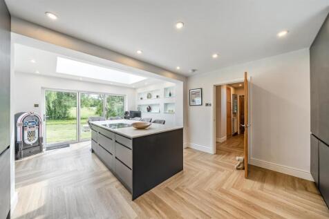 White Rose Farmhouse, Potterpury Lodge, Potterspur