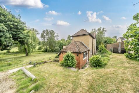 White Rose Farmhouse, Potterpury Lodge, Potterspur