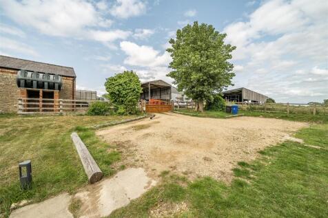 White Rose Farmhouse, Potterpury Lodge, Potterspur