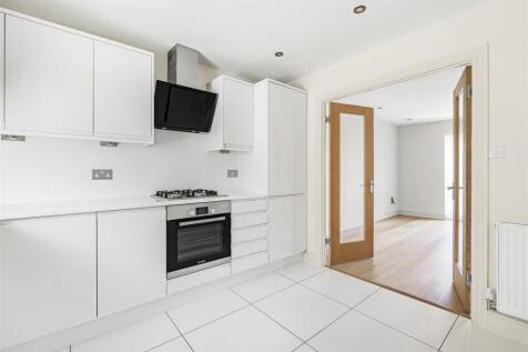 3 Chantry Lane, Towcester (29).JPG