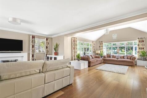 Langleys, 6 Deans Row, Gayton