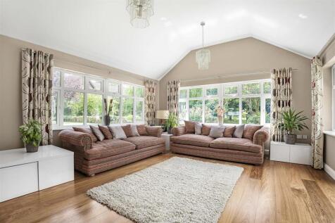 Langleys, 6 Deans Row, Gayton