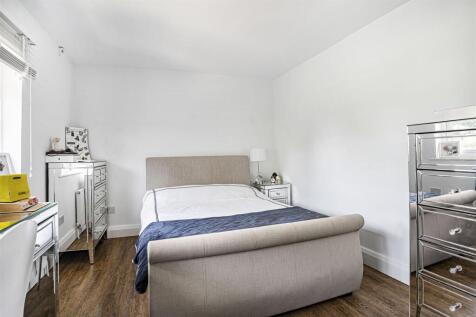 Langleys, 6 Deans Row, Gayton