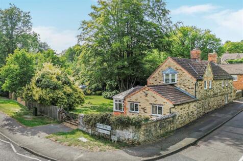 Vale Cottage, 4 Butchers Lane, Pattishall (32) cr.
