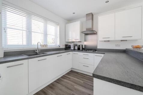 5 Plantation Lane, Towcester