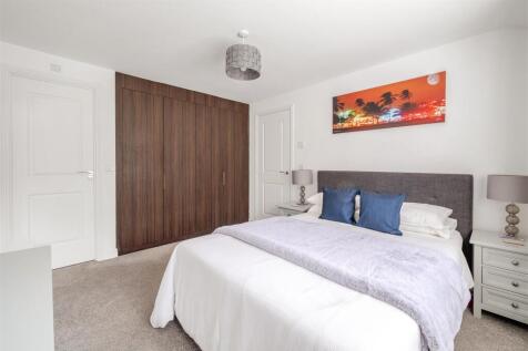 5 Plantation Lane, Towcester