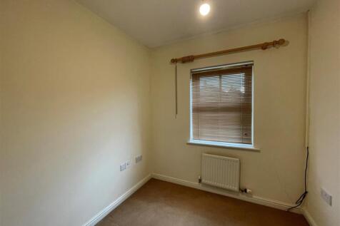 4 Baines Close - Bed 3.jpg