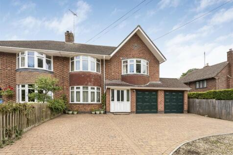 61 London Road, Towcester (40).jpg