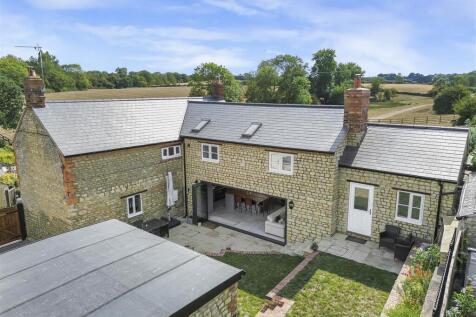 1 Kings Lane, Pury End
