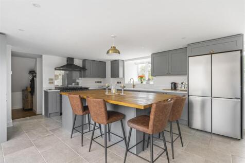 1 Kings Lane, Pury End