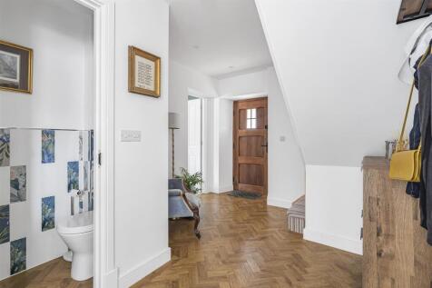 1 Kings Lane, Pury End