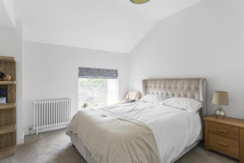 1 Kings Lane, Pury End