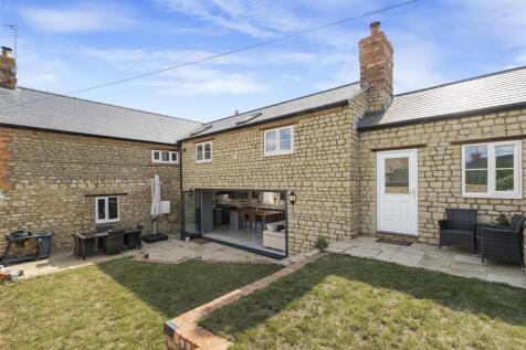 1 Kings Lane, Pury End
