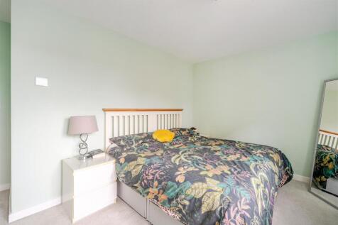 55 Saxon Way, Towcester (25).jpg